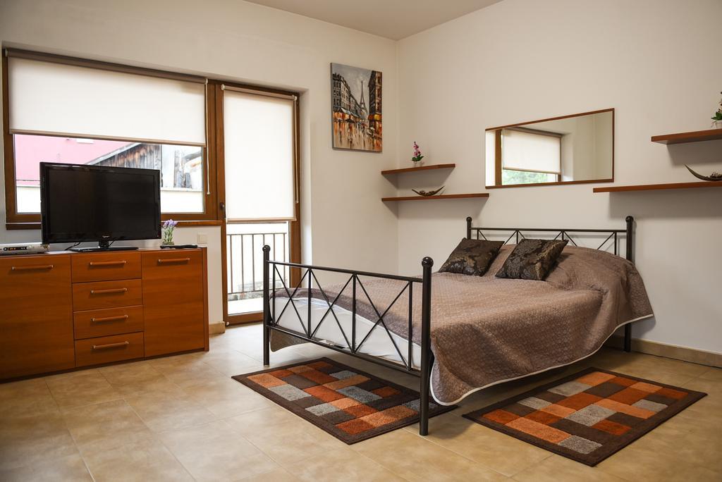 Modern Apartment Near City Center Κλουζ-Ναπόκα Εξωτερικό φωτογραφία