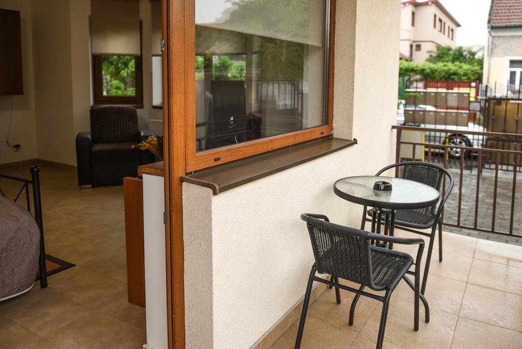Modern Apartment Near City Center Κλουζ-Ναπόκα Εξωτερικό φωτογραφία